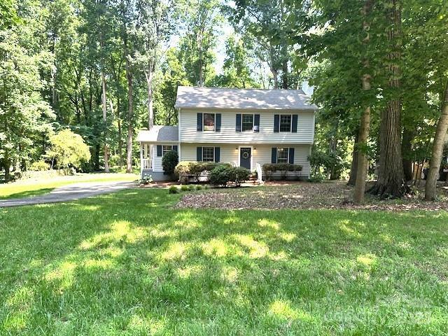 Property Photo: 14027 Hackamore Drive NC 28105