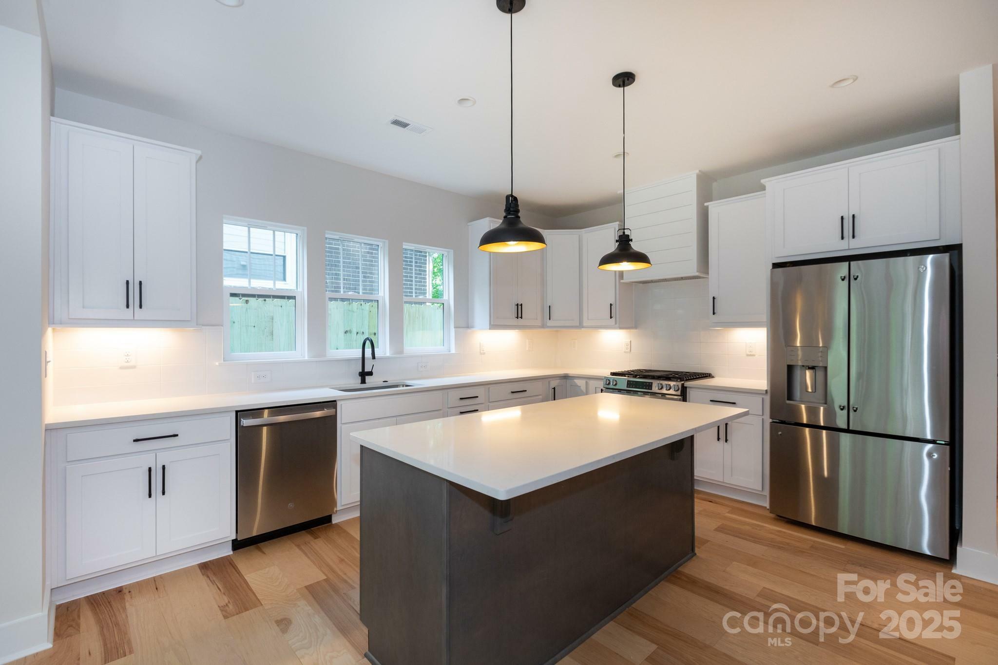 Property Photo: 1724 Dallas Avenue NC 28205