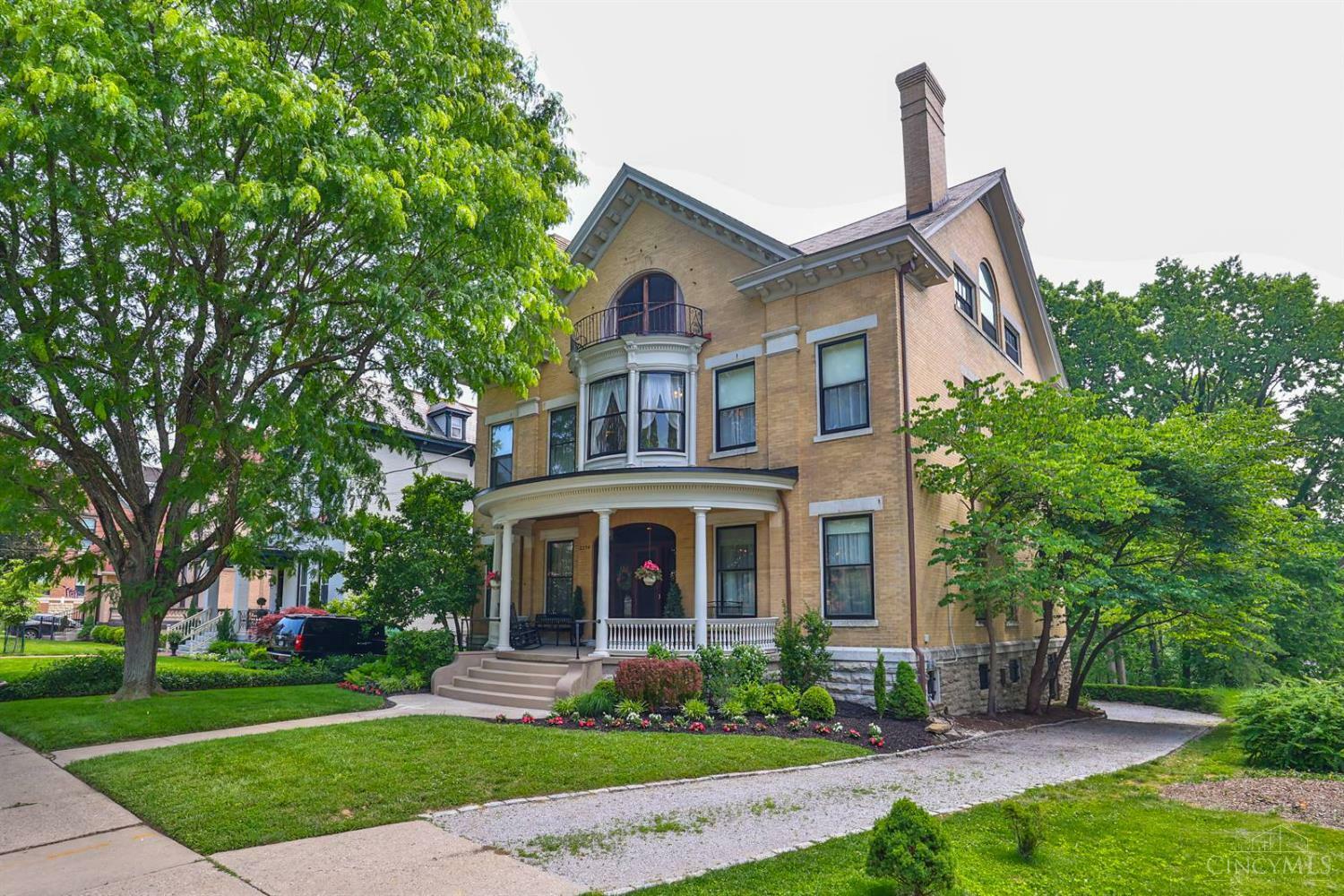 Property Photo: 2334 Upland Place OH 45206