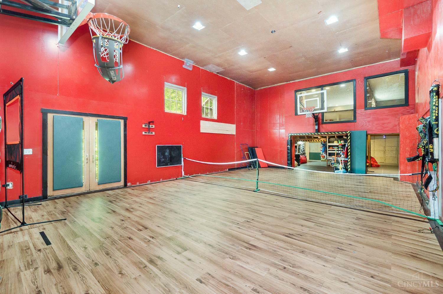 Property Photo: 1753 E Cove Circle IN 47025