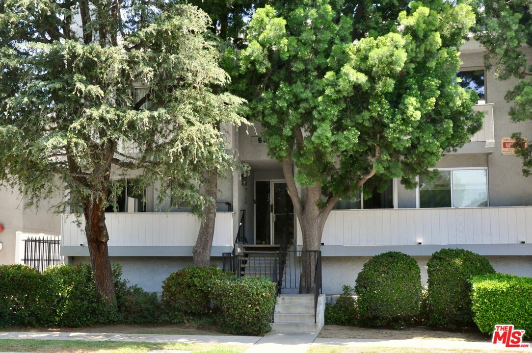 Property Photo: 5900 Murietta Ave CA 91401