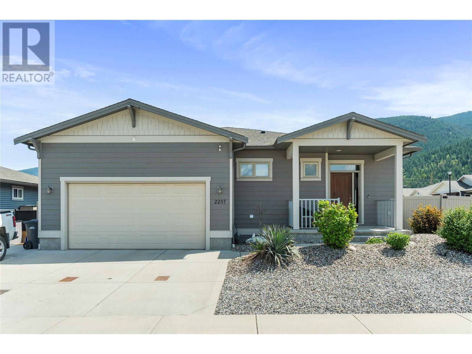 Property Photo: 2257 Rahn Avenue BC V0E 1B8