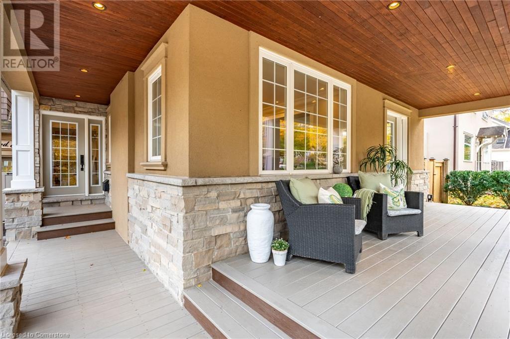 Photo de la propriété:  1016 North Shore Boulevard East  ON L7T 1X7 