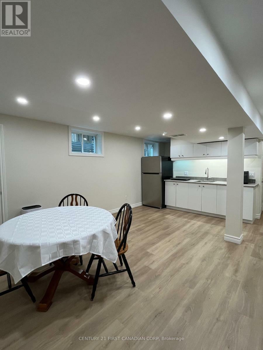 Property Photo: 2062 Cherrywood Trail Lower ON N6H 0C8
