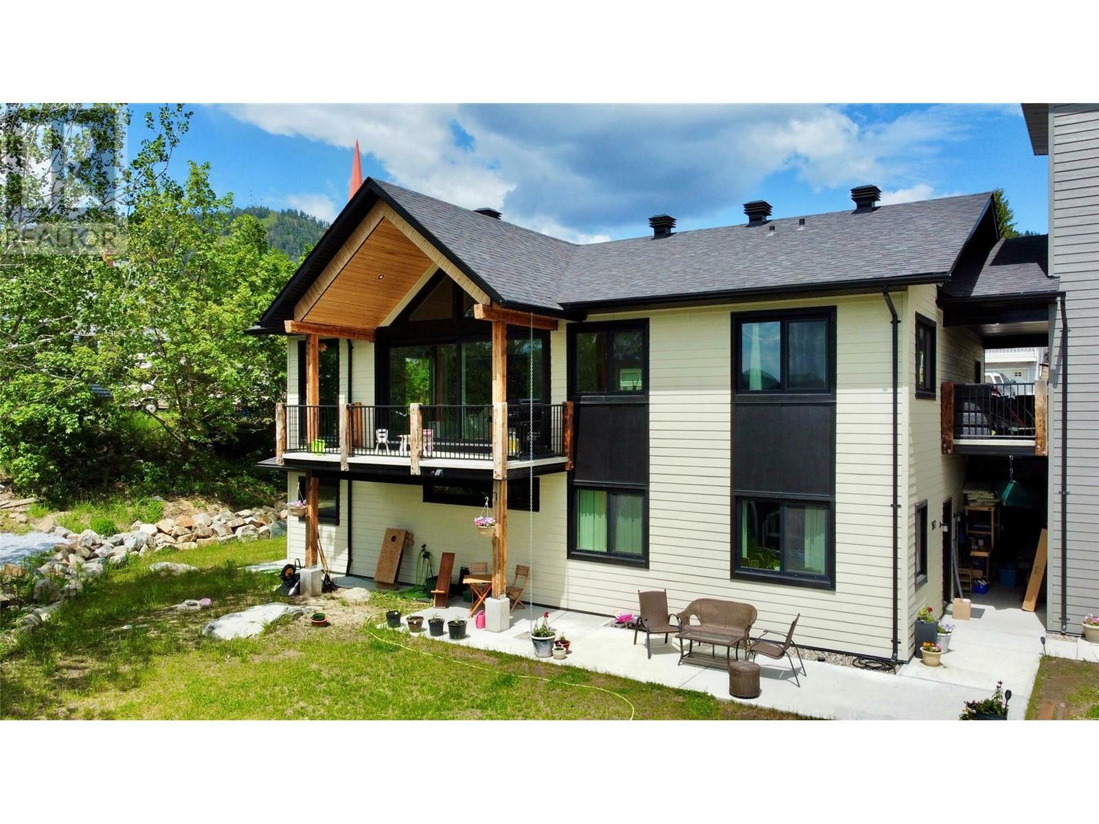 Property Photo:  2075 St Paul Street  BC V0G 1Y0 