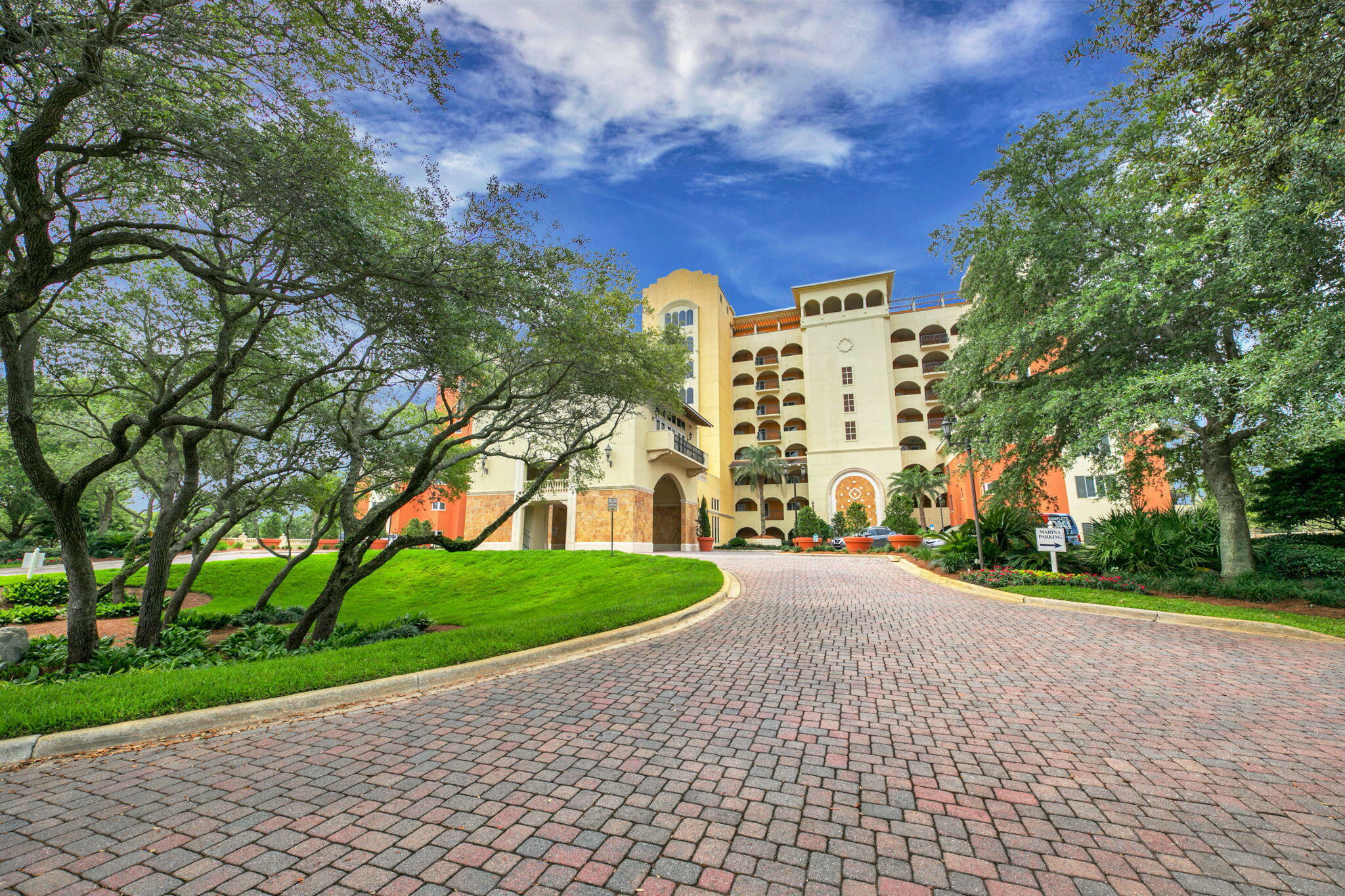 Property Photo: 770 Harbor Boulevard 1J FL 32541
