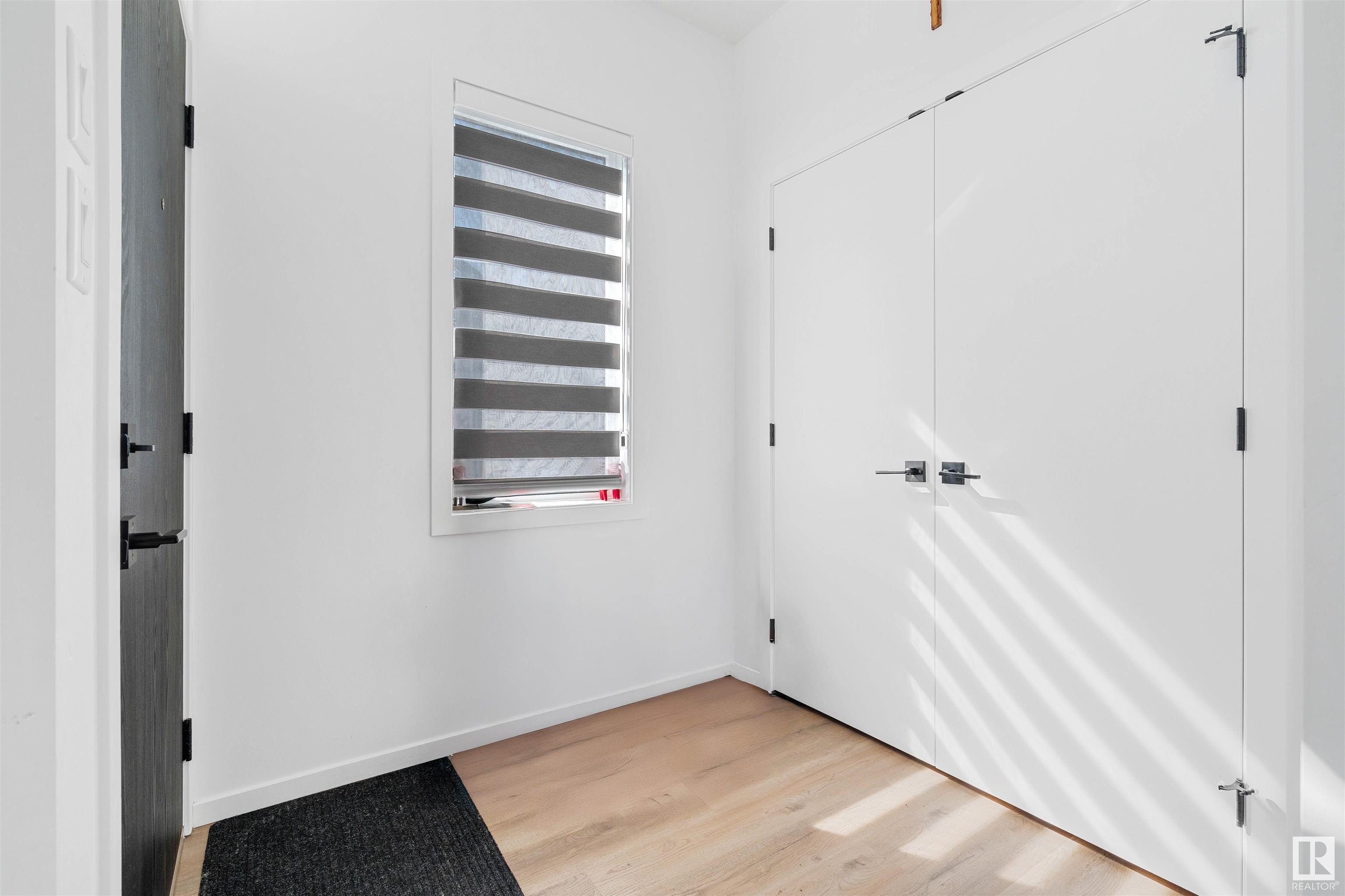 Property Photo: 16204 102 Avenue NW AB T5P 0N6