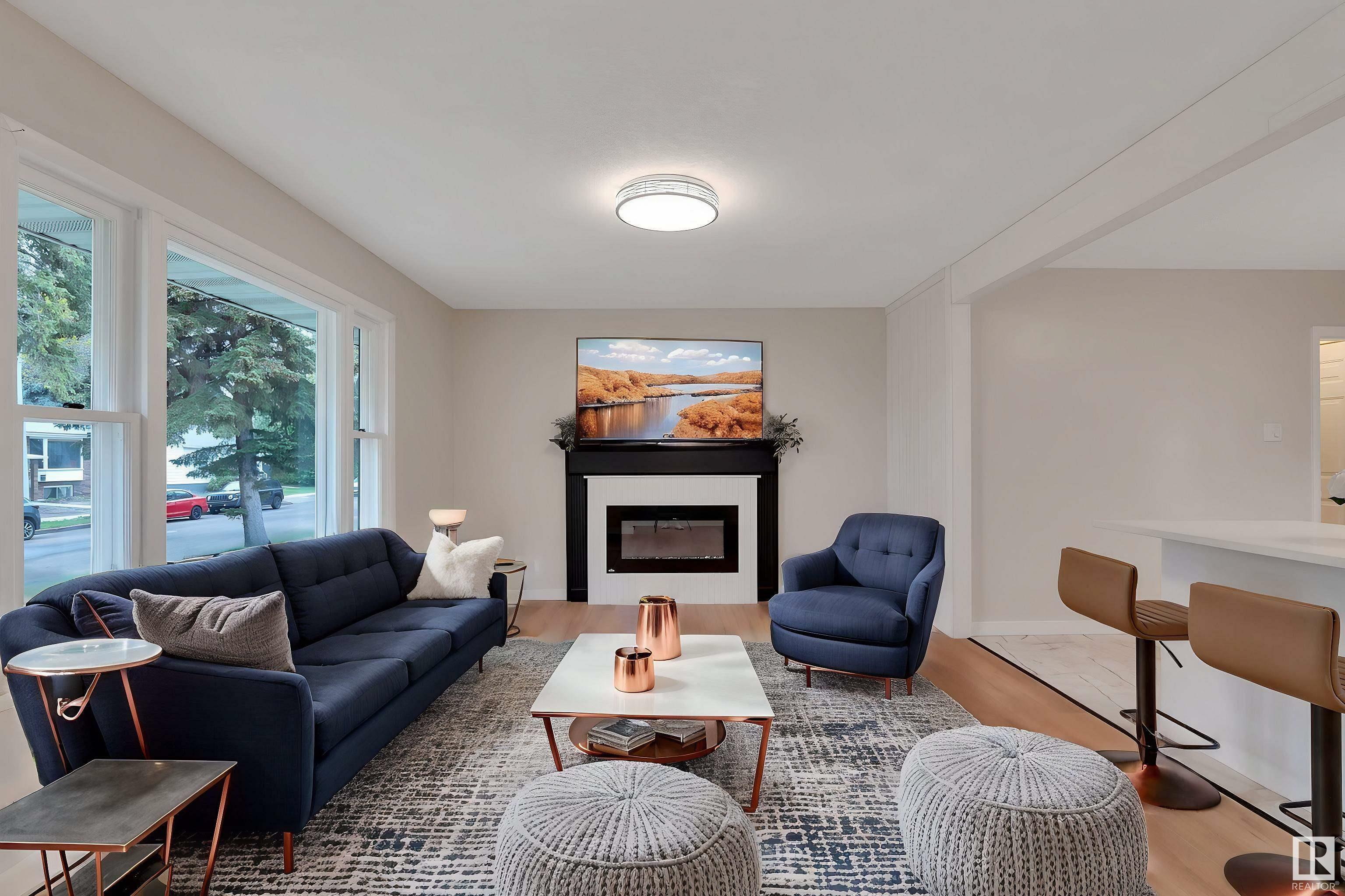 Property Photo:  4218 117 Avenue NW  AB T5W 0Y4 