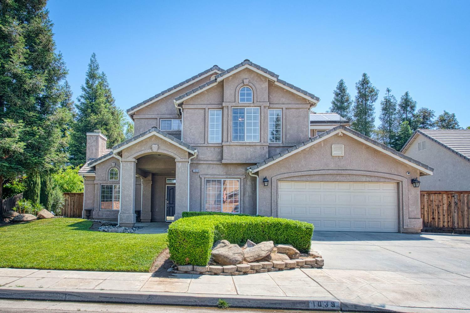Property Photo:  1039 N Burgan Avenue  CA 93611 