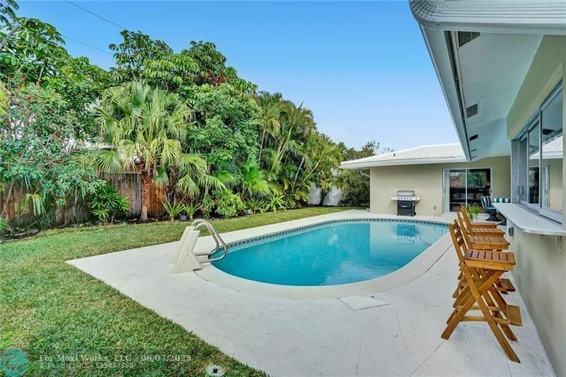 Property Photo: 4061 NE 26 Avenue FL 33308