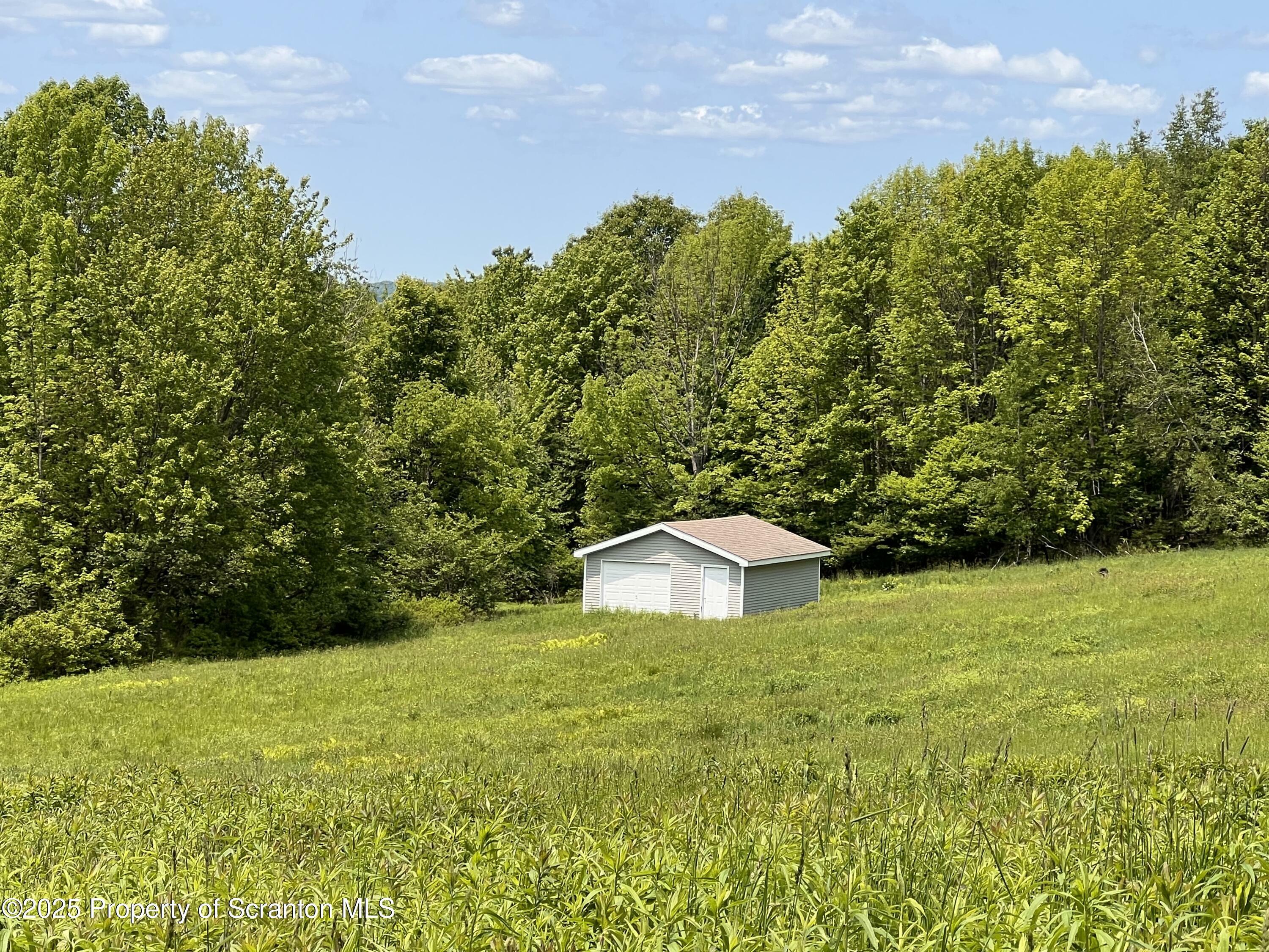 Property Photo: 809 Thorn Hill Road PA 18465