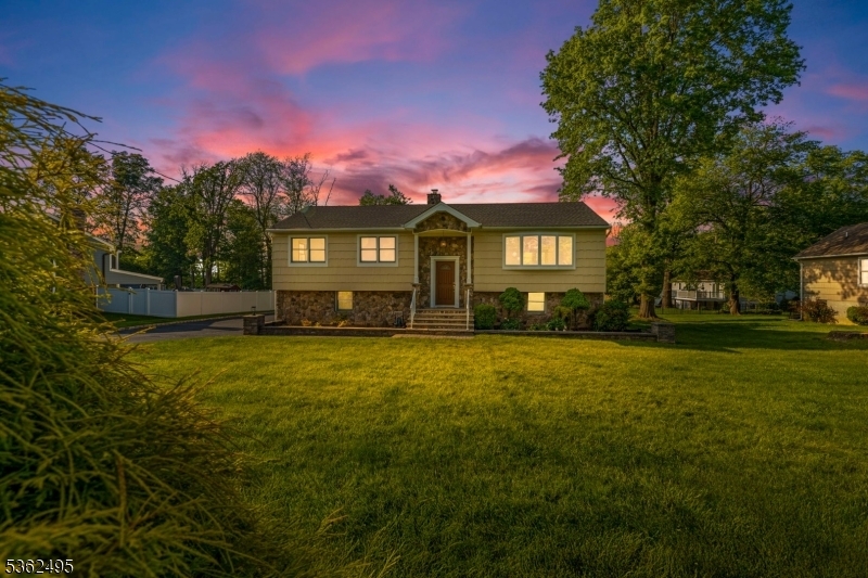 11 Hillcrest Blvd  Warren Twp. NJ 07059 photo
