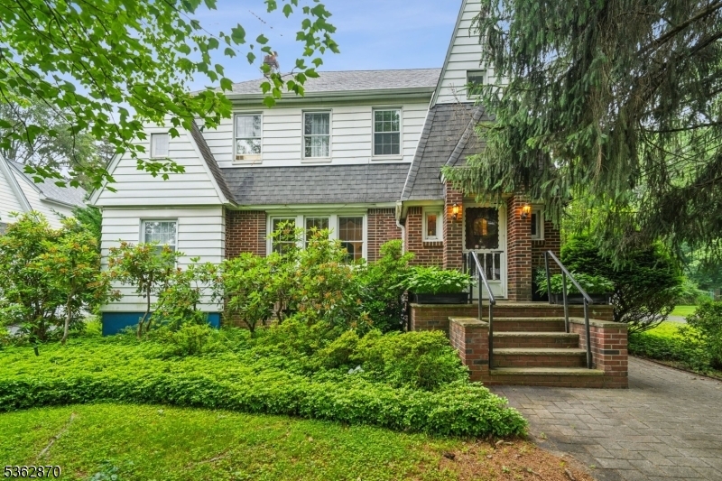 261 Brooklake Rd  Florham Park Boro NJ 07932 photo