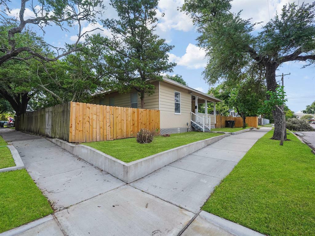 Property Photo: 2402 49th Street TX 77551