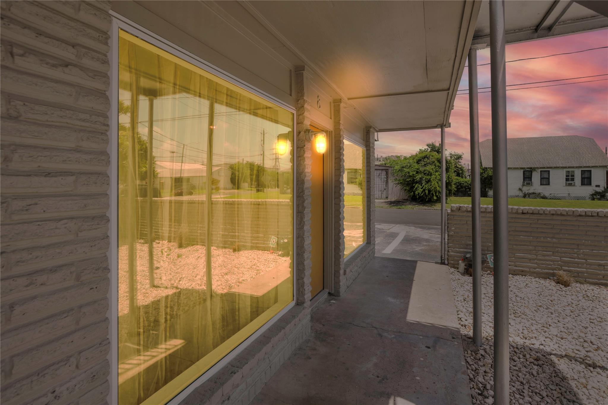 Property Photo: 1408 Hughes Street 11 TX 77023