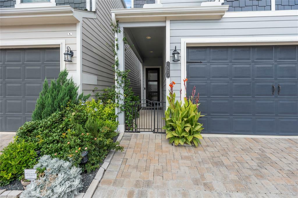 Property Photo: 1523 Canter Bayou Way TX 77043