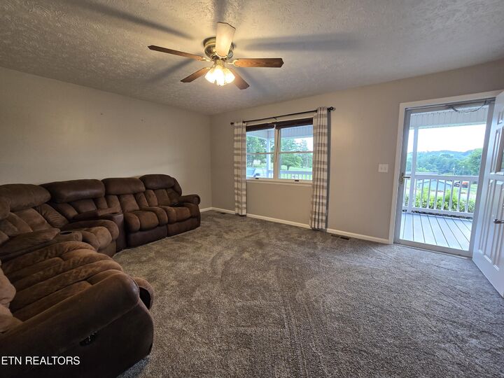 Property Photo:  604 Lawrence St  TN 37825 