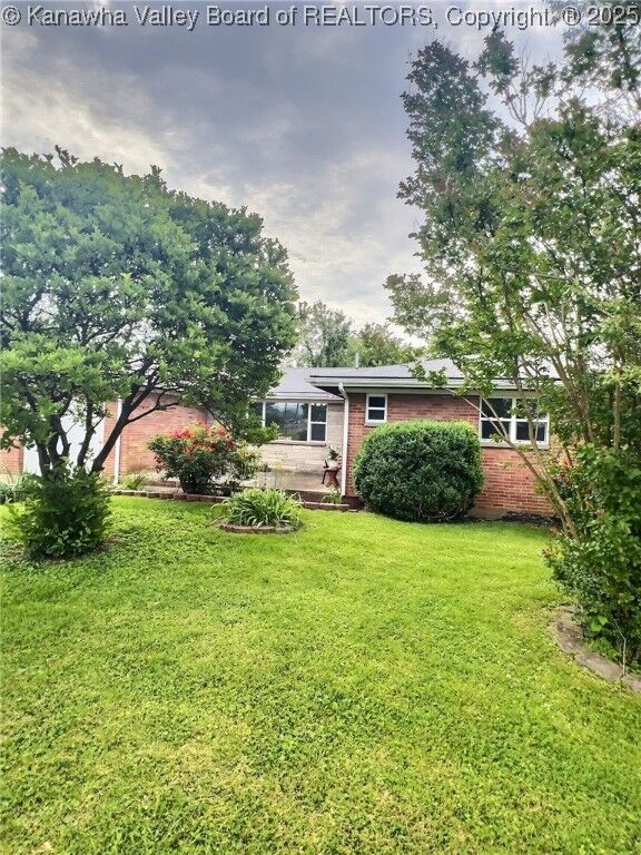 Property Photo: 1301 Valentine Circle WV 25143