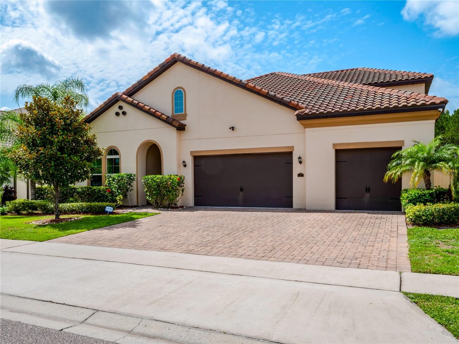 Property Photo:  8047 Chilton Drive  FL 32836 