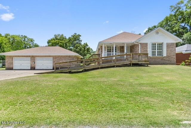 Property Photo: 2210 Cleveland Avenue MS 39567