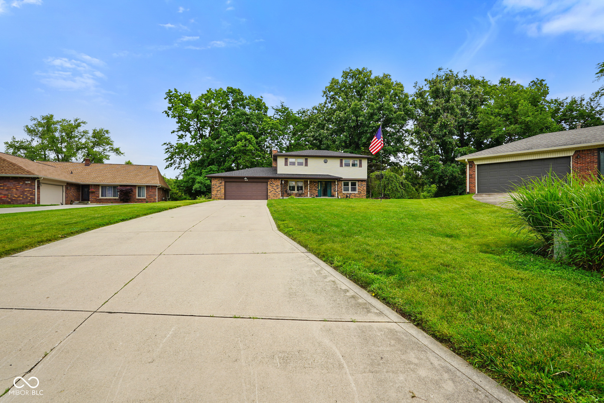 Property Photo: 955 Wood Creek Place IN 46142