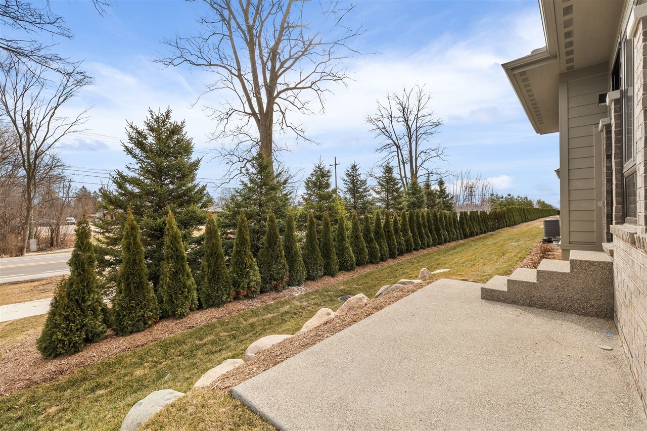Property Photo: 7475 Gramercy Circle MI 48322