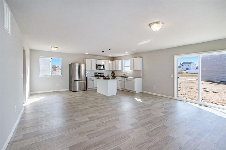 Property Photo:  608 Arizona Boulevard  MI 49093 