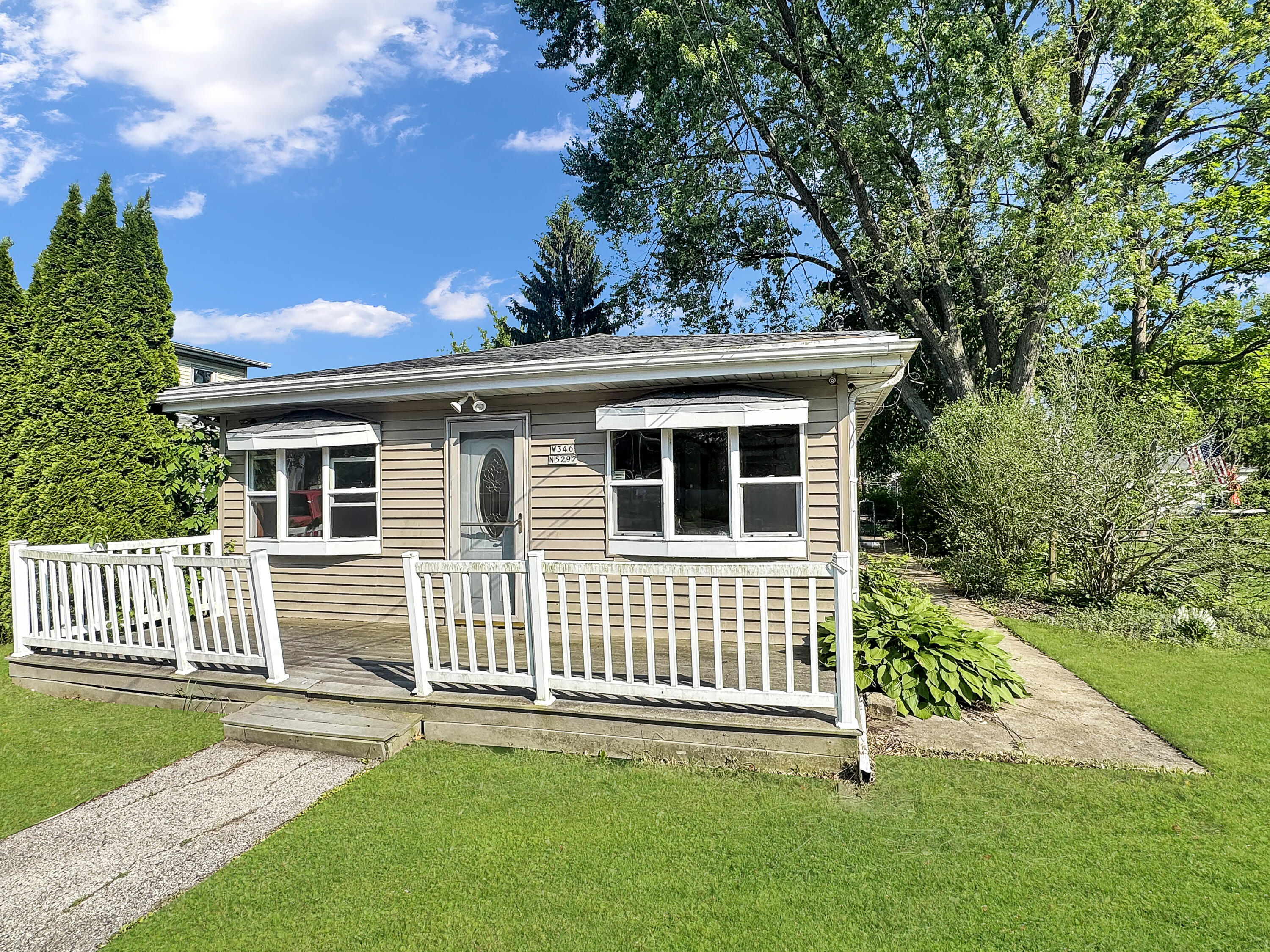 W346n5292 Elm Ave  Oconomowoc WI 53069 photo
