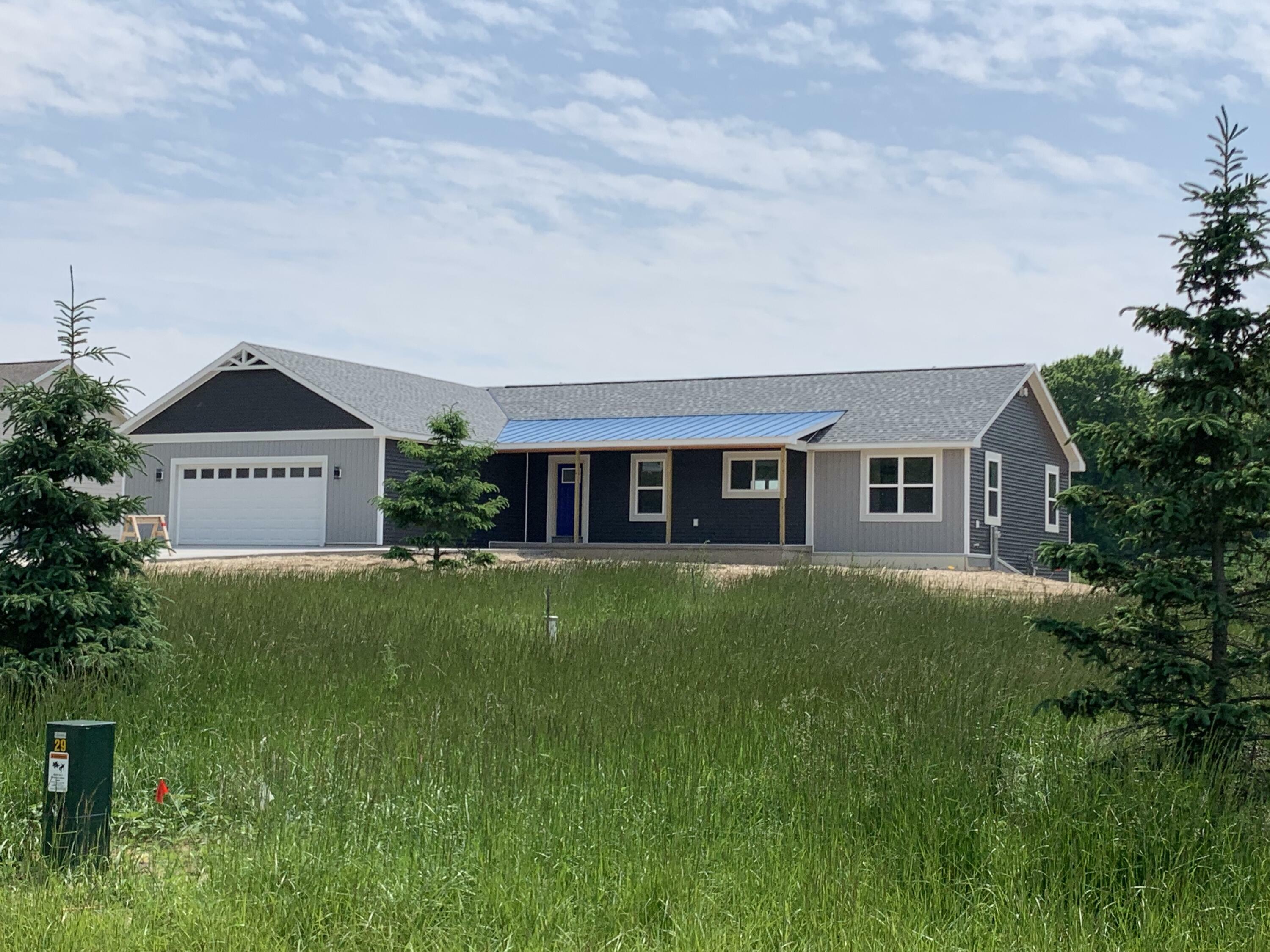 Property Photo: 2181 Wallace Lake Rd WI 53090