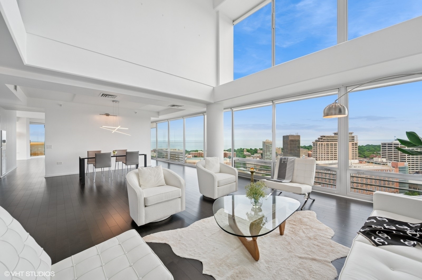 Property Photo: 1720 Maple Avenue 2710 IL 60201