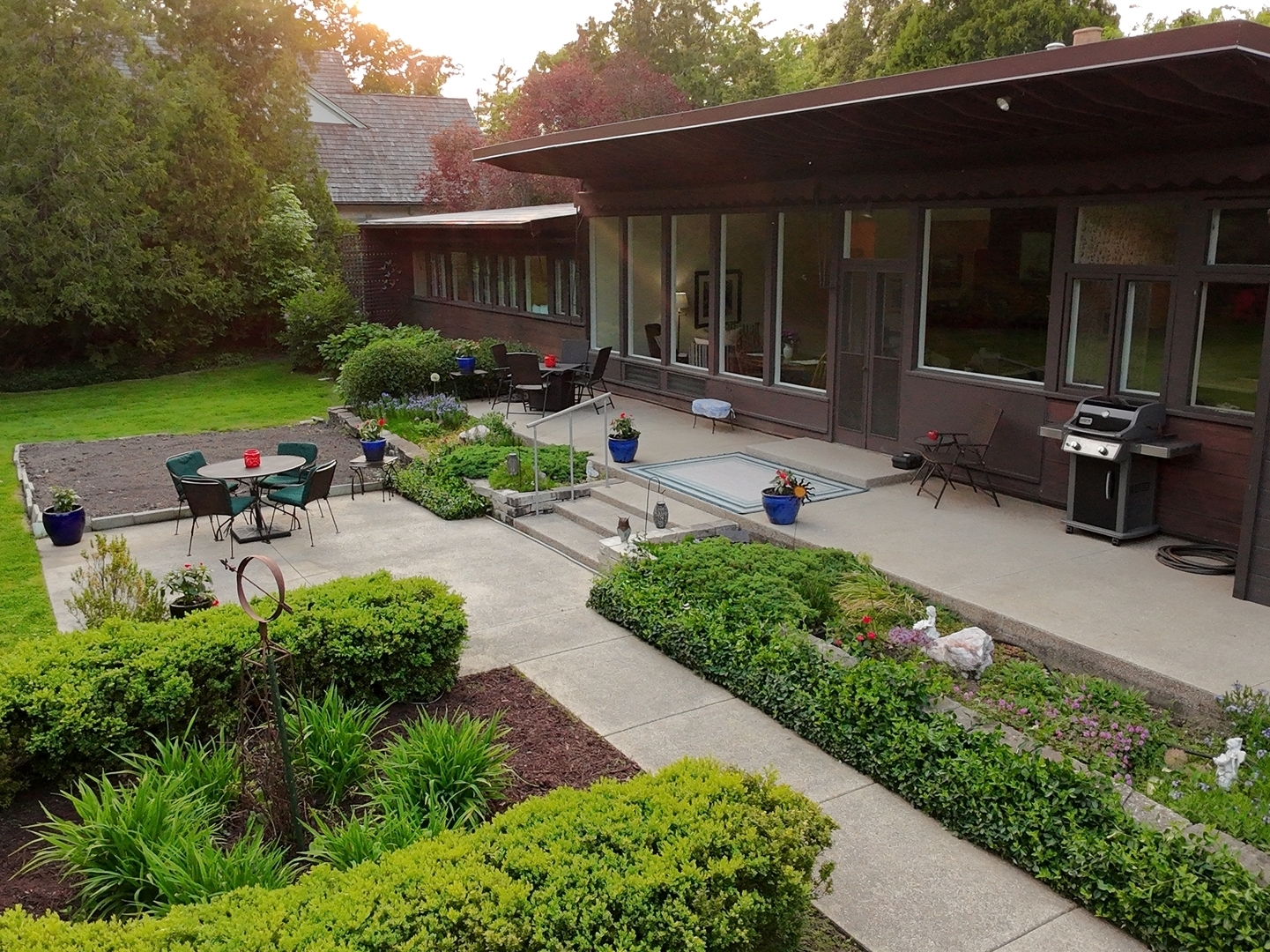 Property Photo: 811 Redwood Lane IL 60025