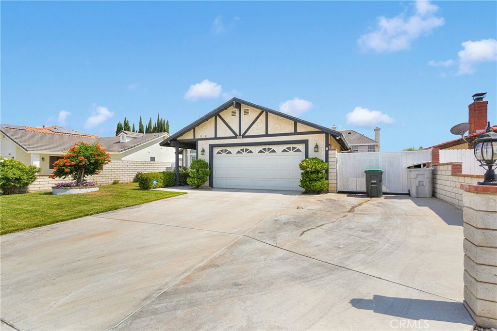 Property Photo: 14060 Driftwood Drive CA 92395