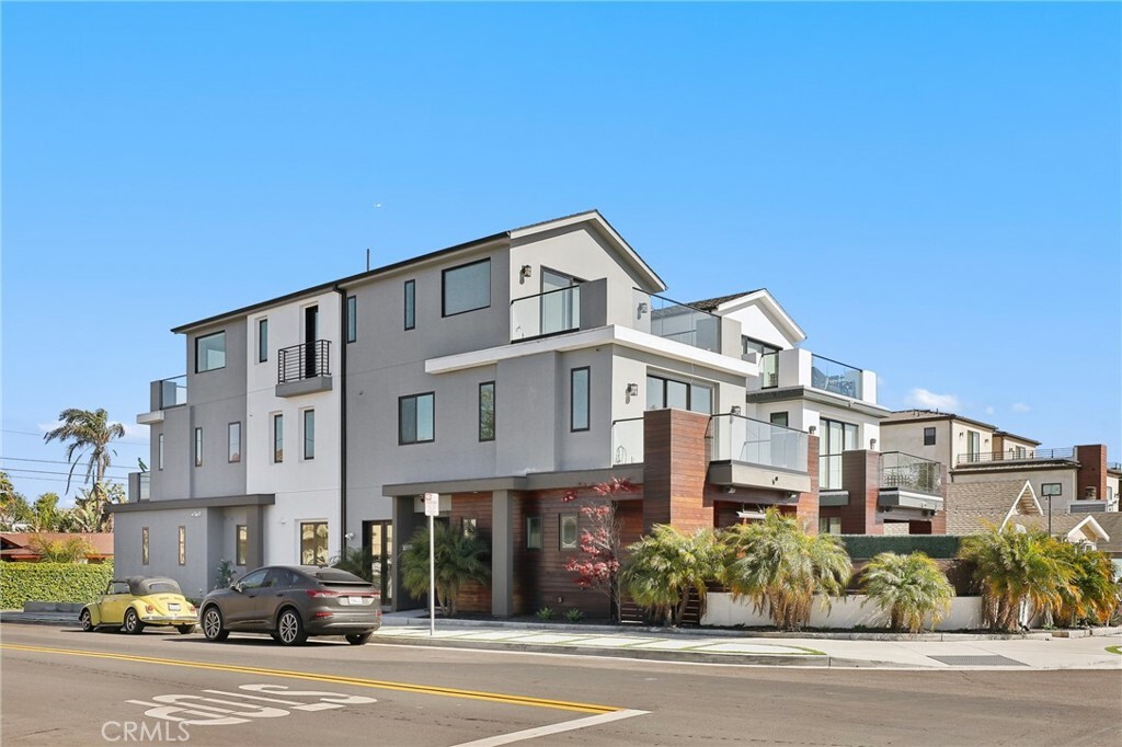 Property Photo: 620 Huntington Street CA 92648
