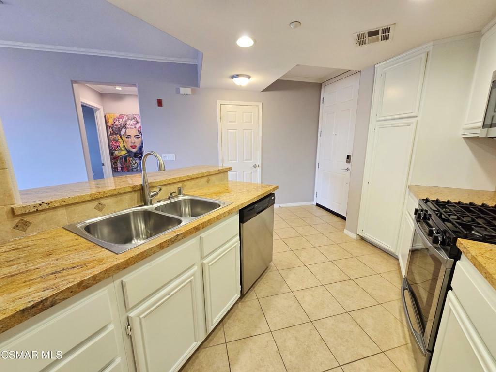 Property Photo: 259 Riverdale Court 252 CA 93012