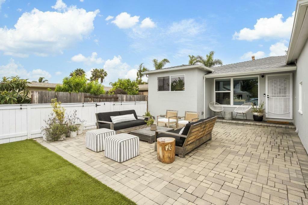 Property Photo: 1105 Evergreen Drive CA 92024