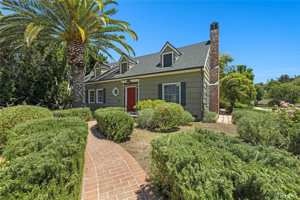 Property Photo: 15454 Sutton Street CA 91403