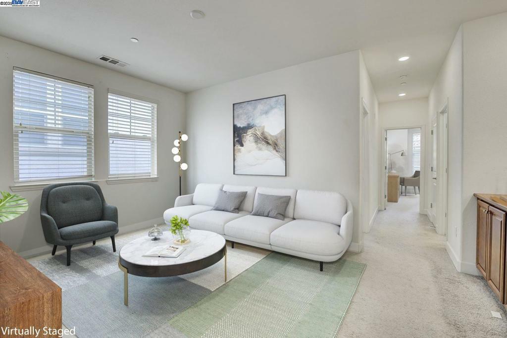 Property Photo: 41538 Casabella Cmn CA 94539