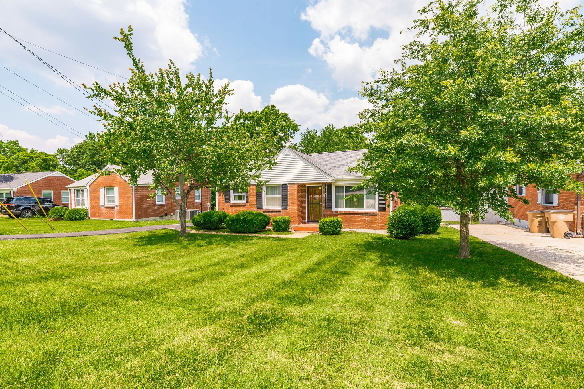 Property Photo: 2336 Dennywood Dr TN 37214
