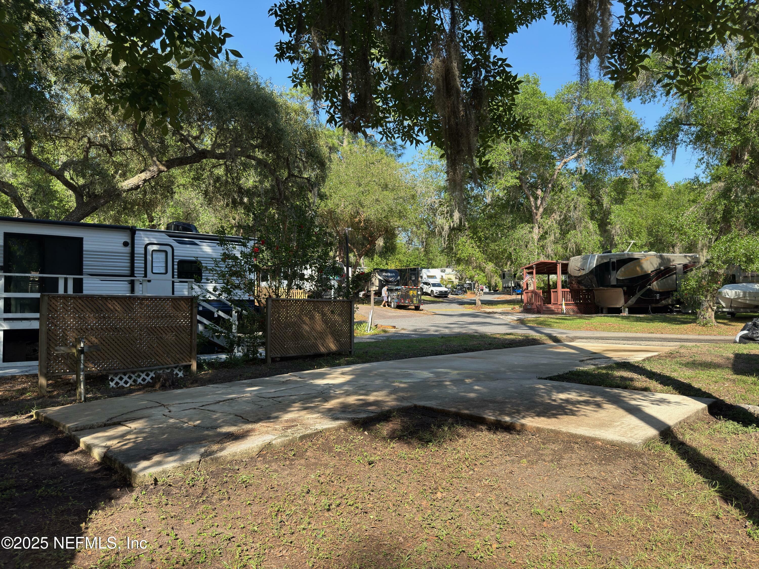 Property Photo:  14362 NE 251st Lot 465 Circle  FL 32134 
