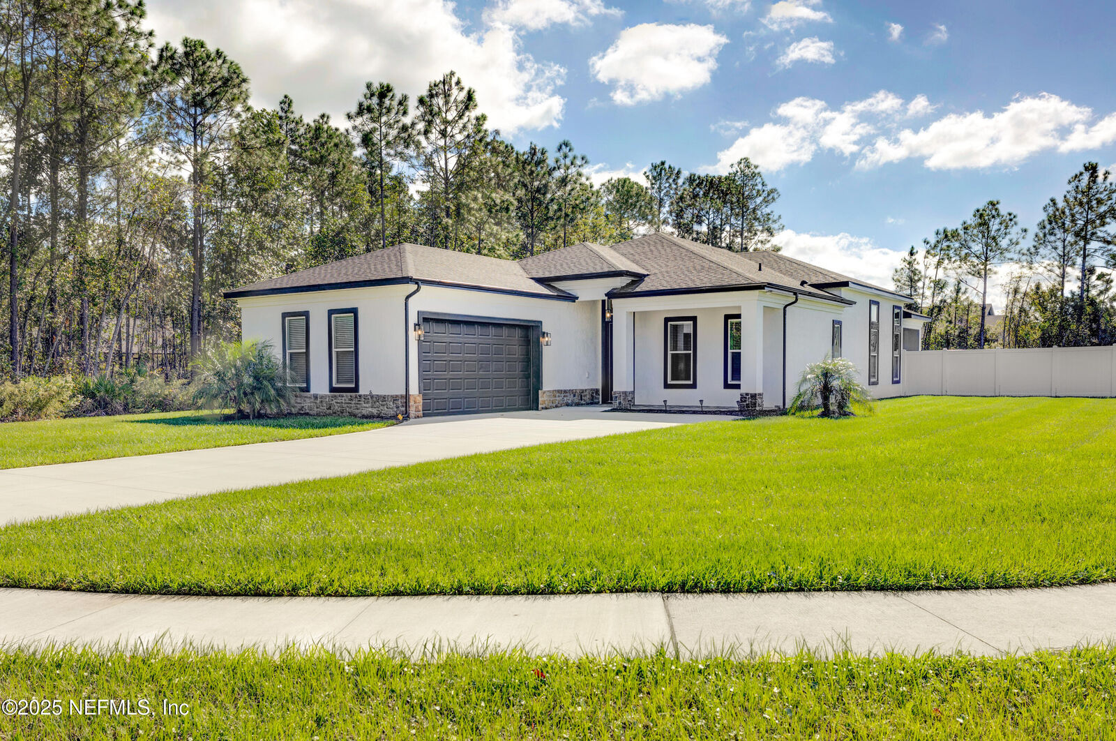 Property Photo: 212 N Prairie Lakes Drive FL 32084
