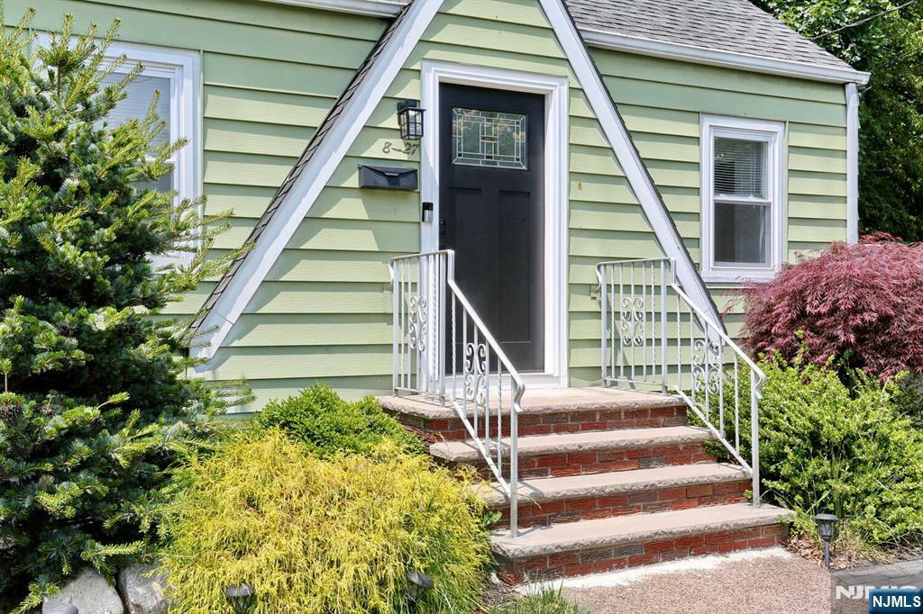 8-27 Park Avenue  Fair Lawn NJ 07410 photo