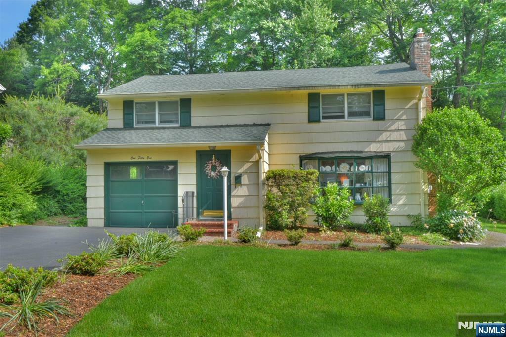 151 Bergen Avenue  Waldwick NJ 07463 photo