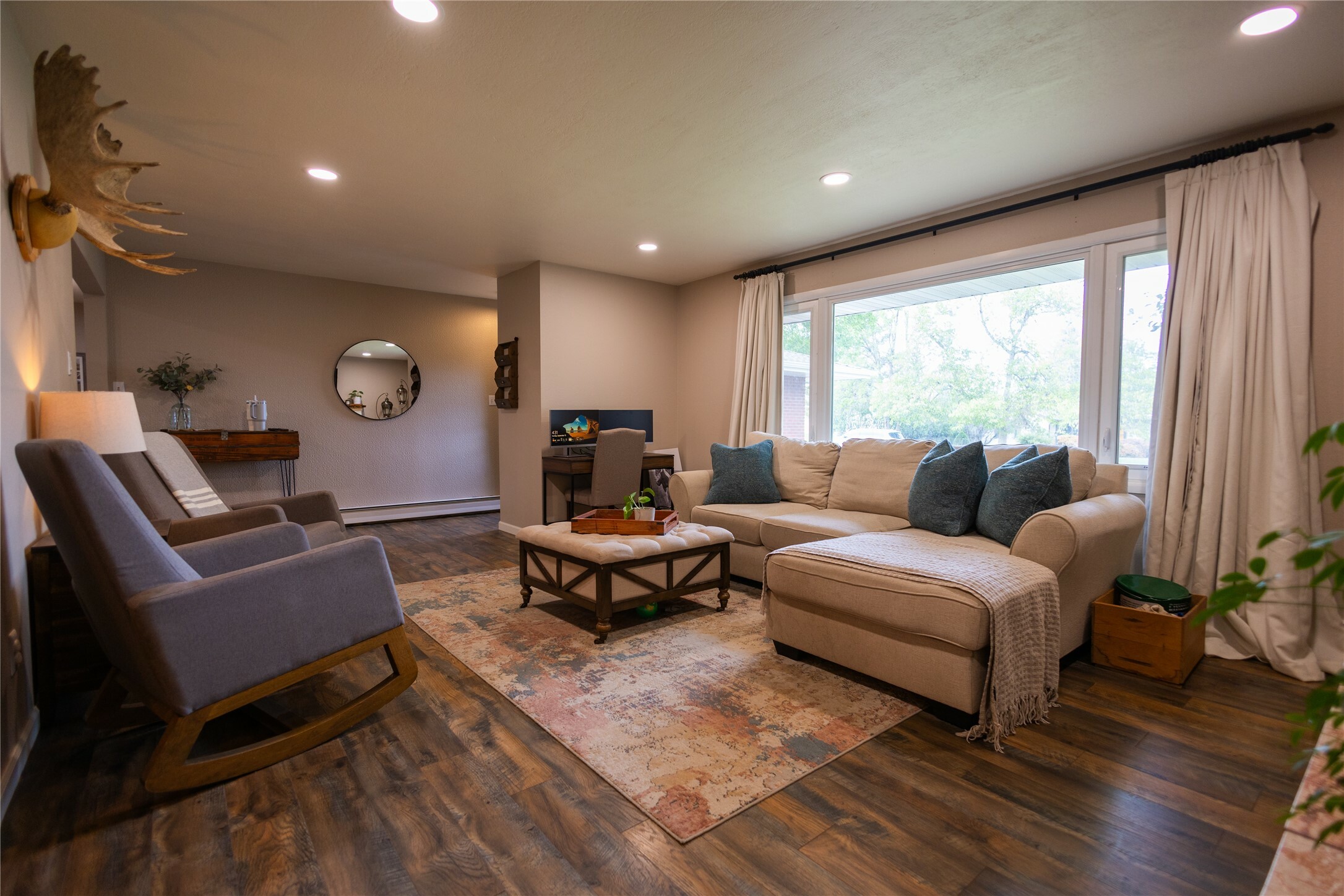 Property Photo: 1511 E Broadway Street MT 59601
