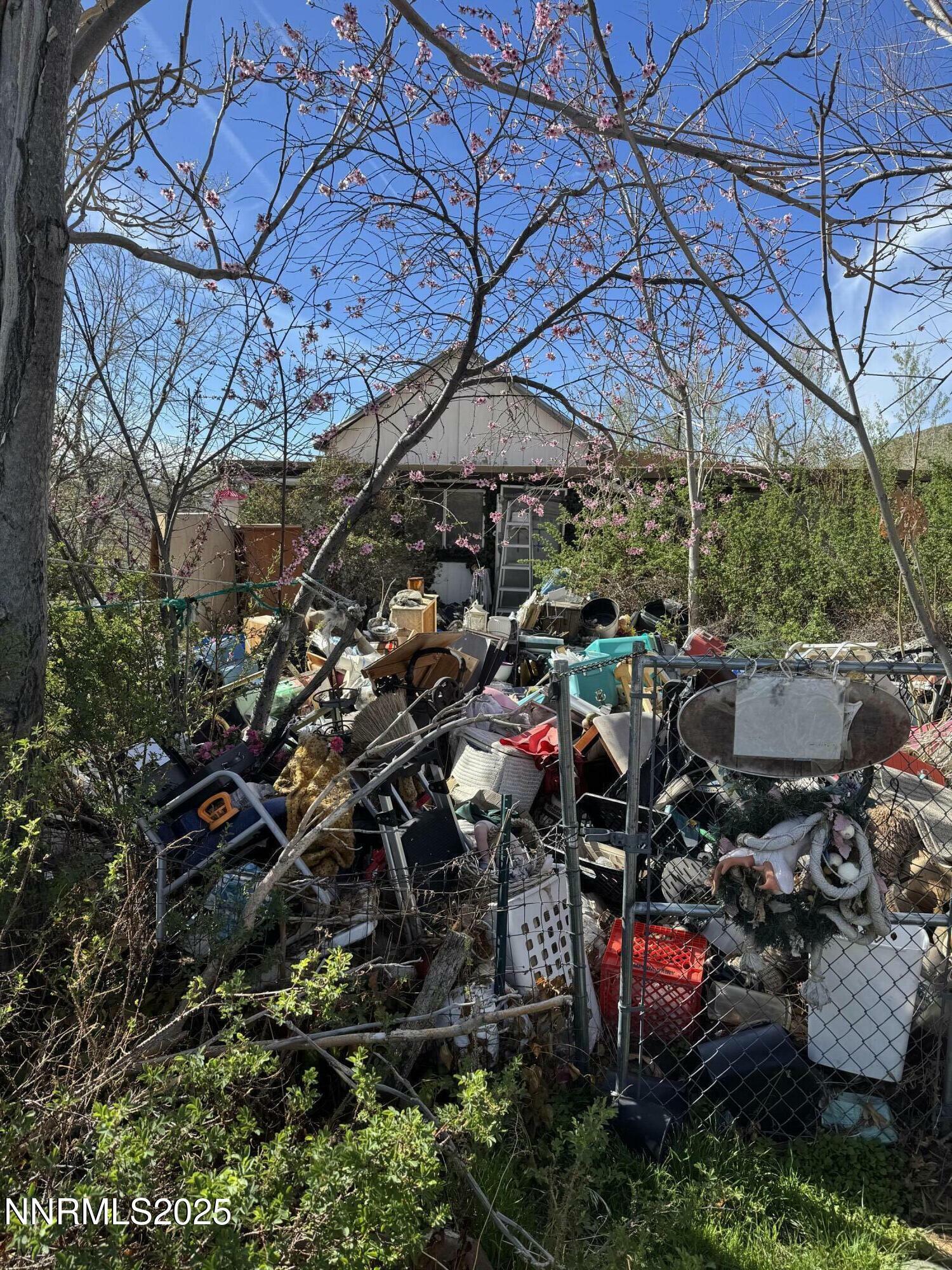 Property Photo: 507 Betts Street NV 89703