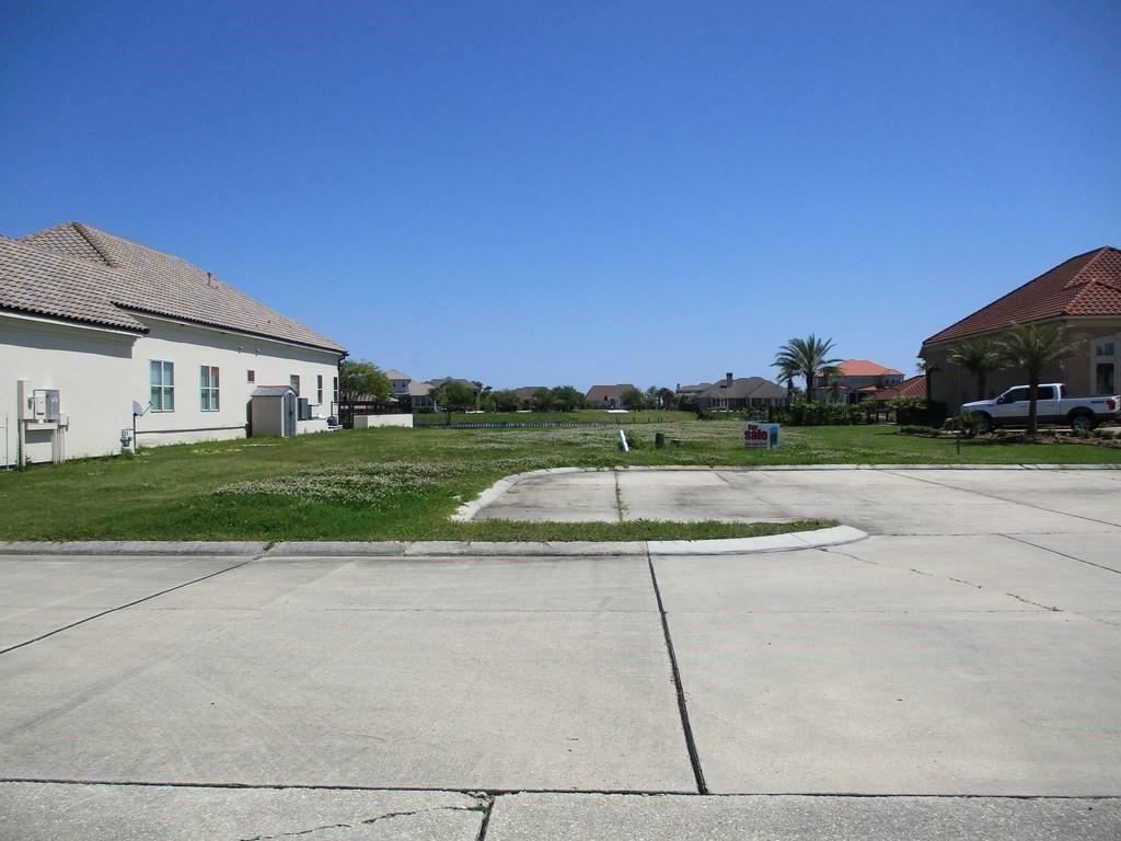 Property Photo: 1045/1051 S Marina Villa Drive LA 70461
