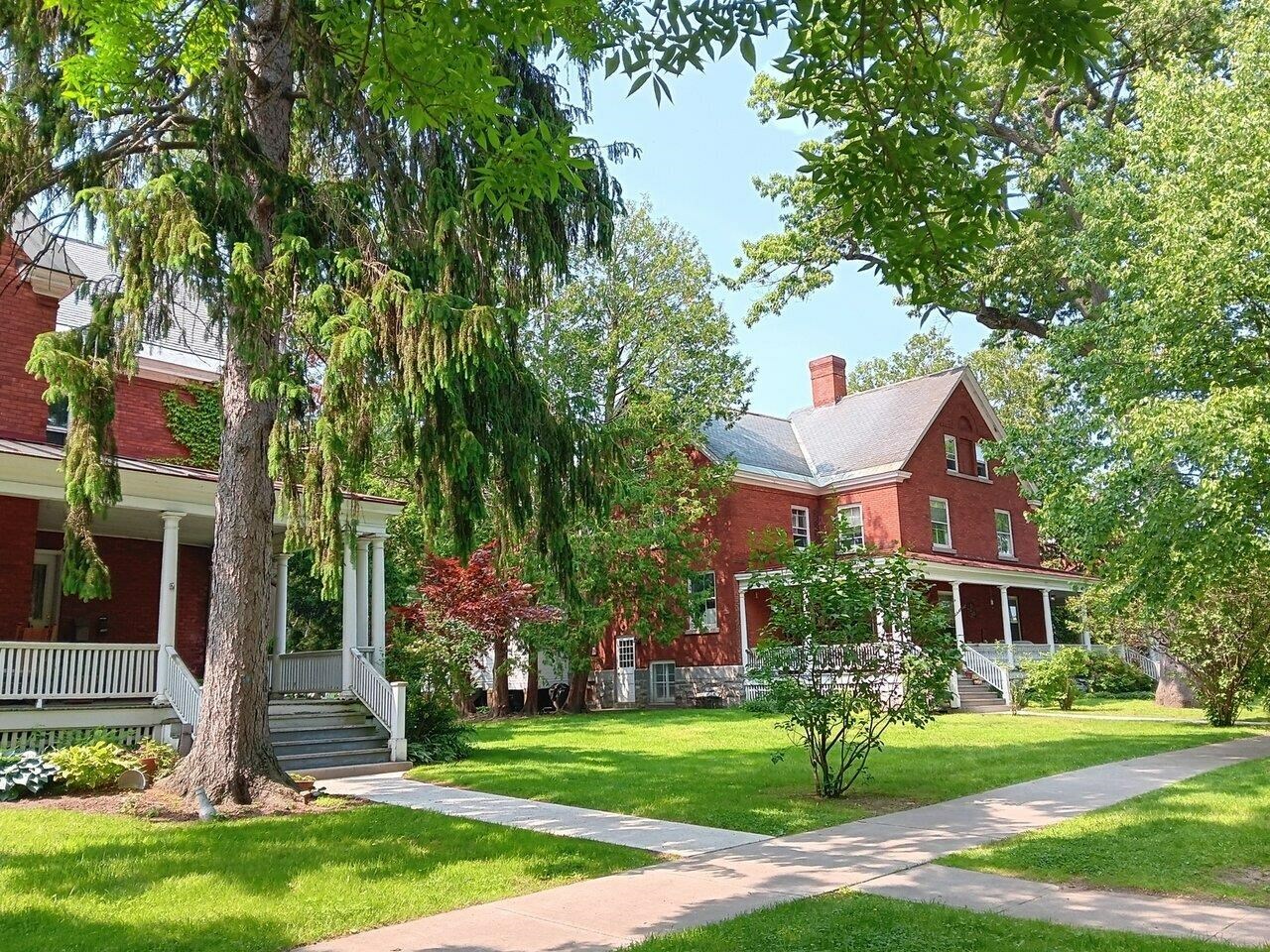 Property Photo:  406 Dalton Drive  VT 05446 