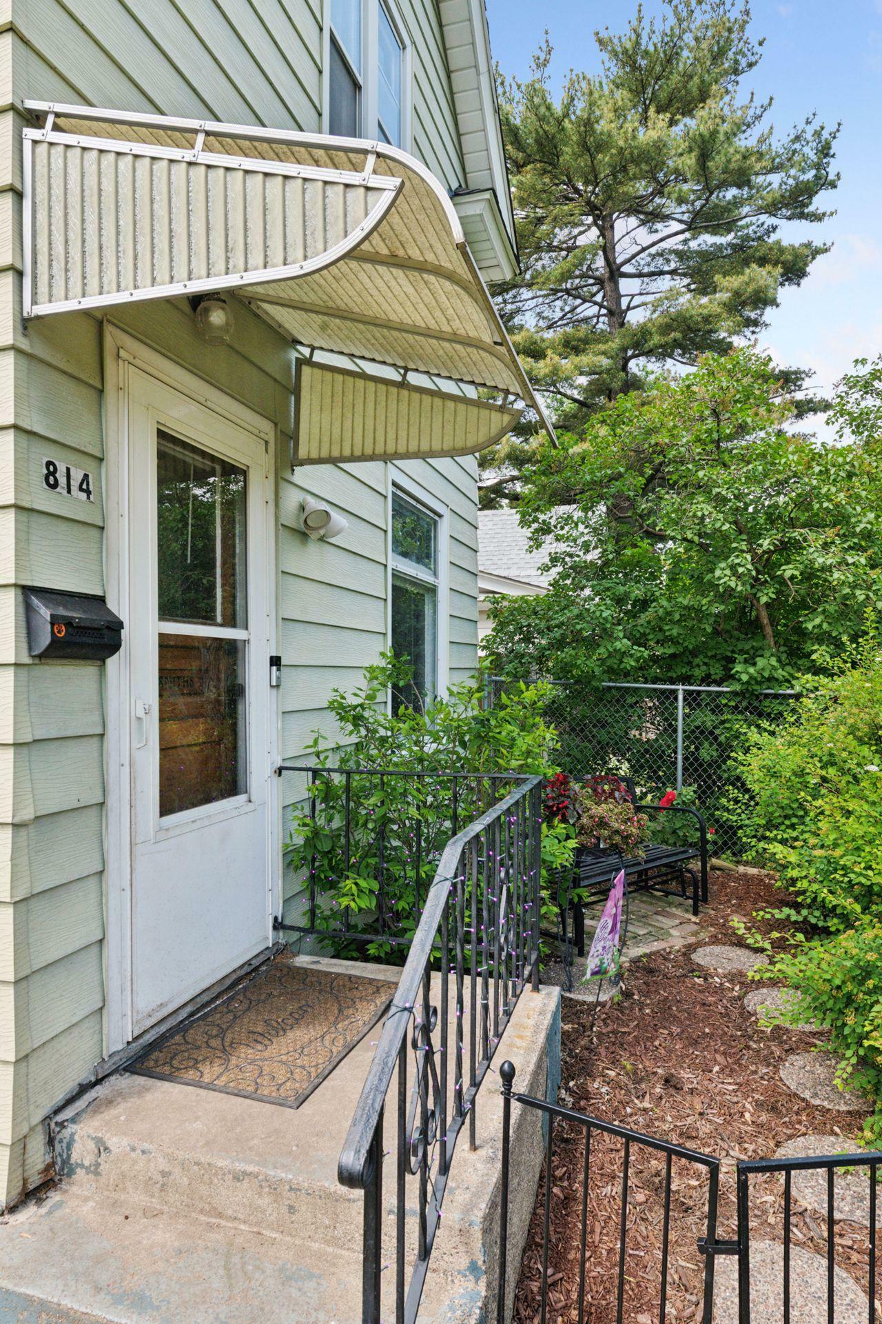 Property Photo: 814 Englewood Avenue MN 55104