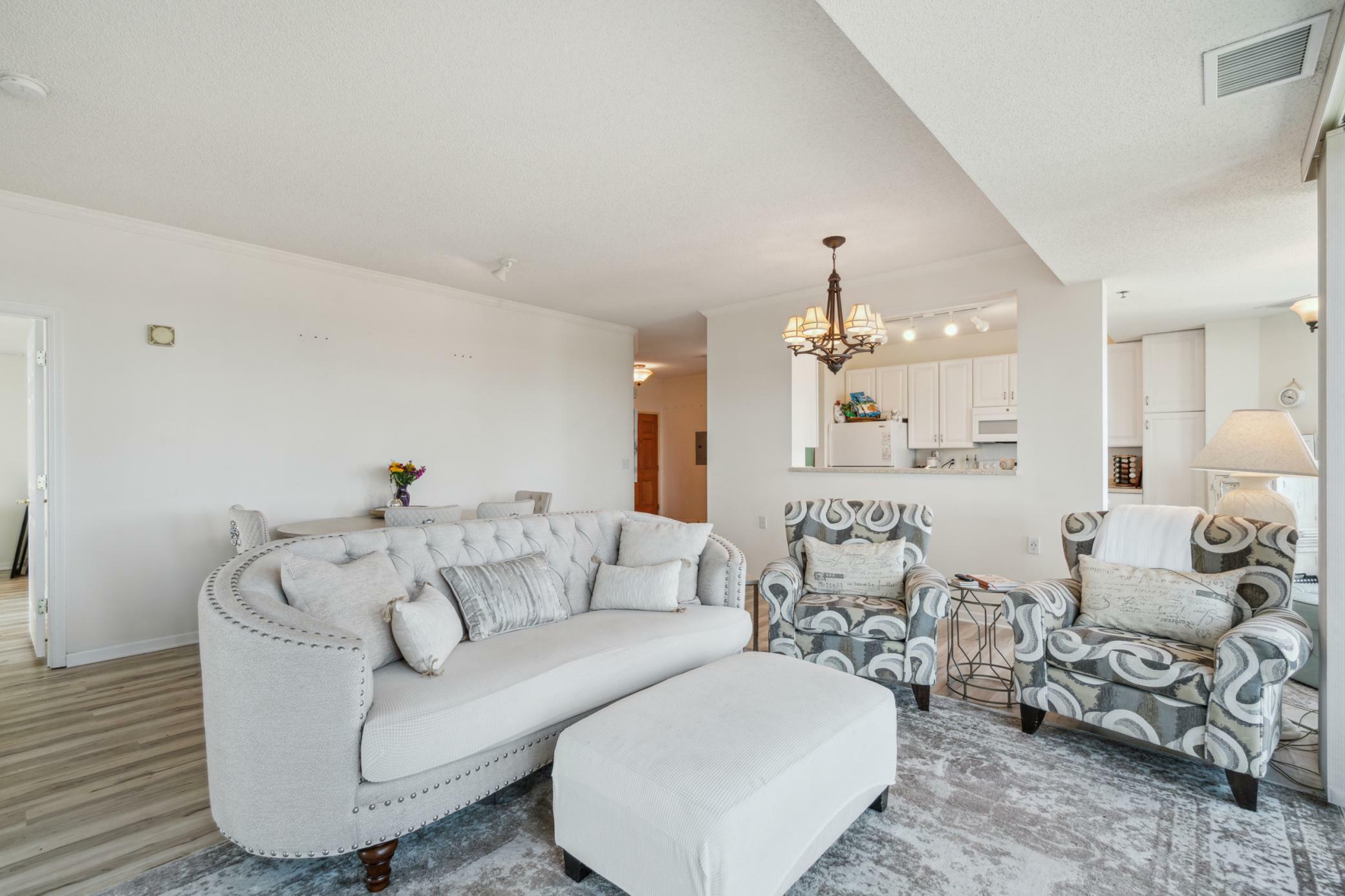 Property Photo: 6600 Lyndale Avenue S 1005 MN 55423