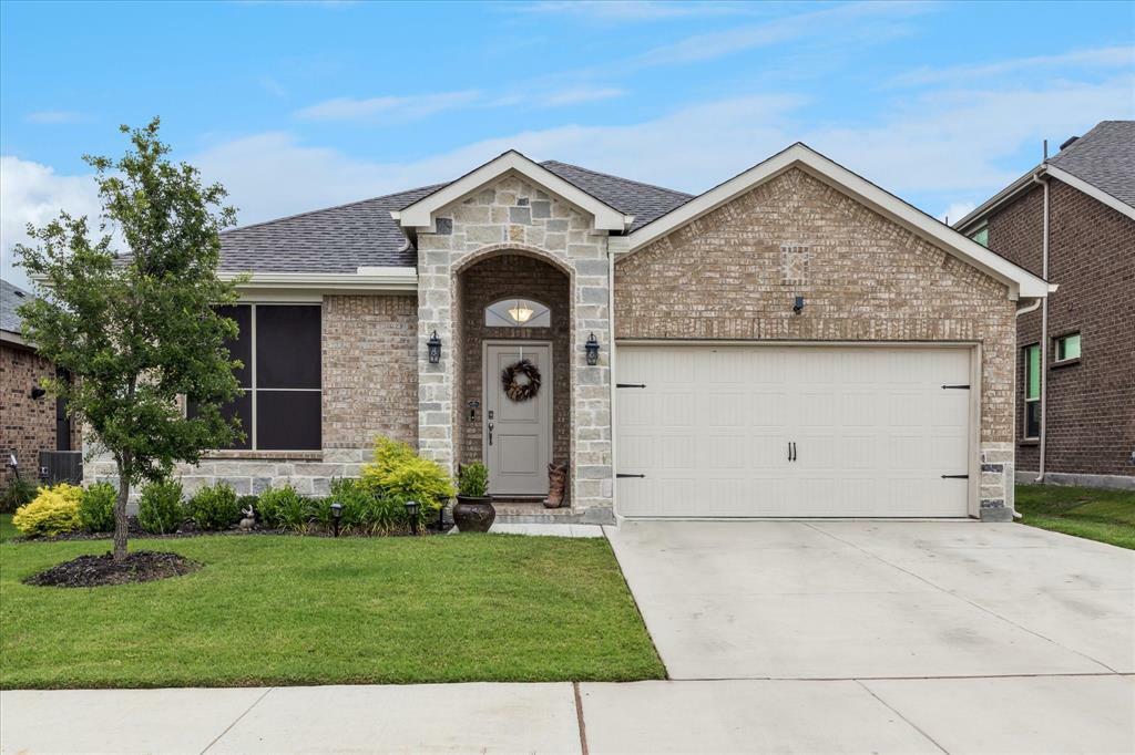 Property Photo:  155 Texasage Street  TX 76078 
