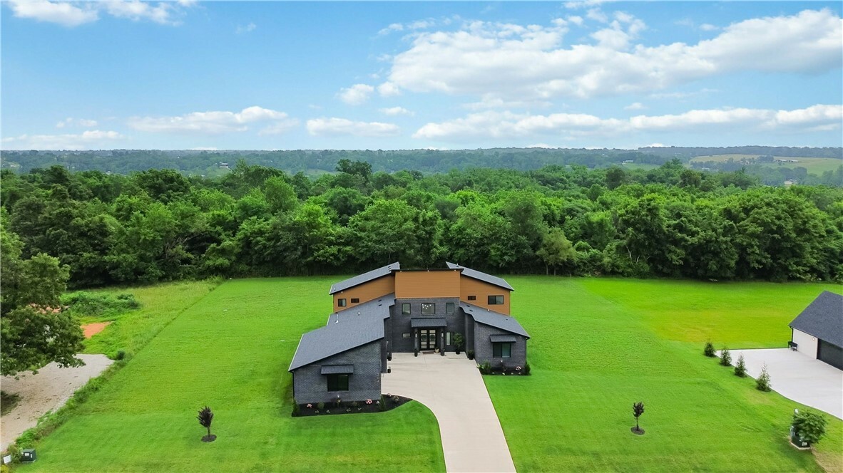 Property Photo: 204 NE Healing Springs Street AR 72713